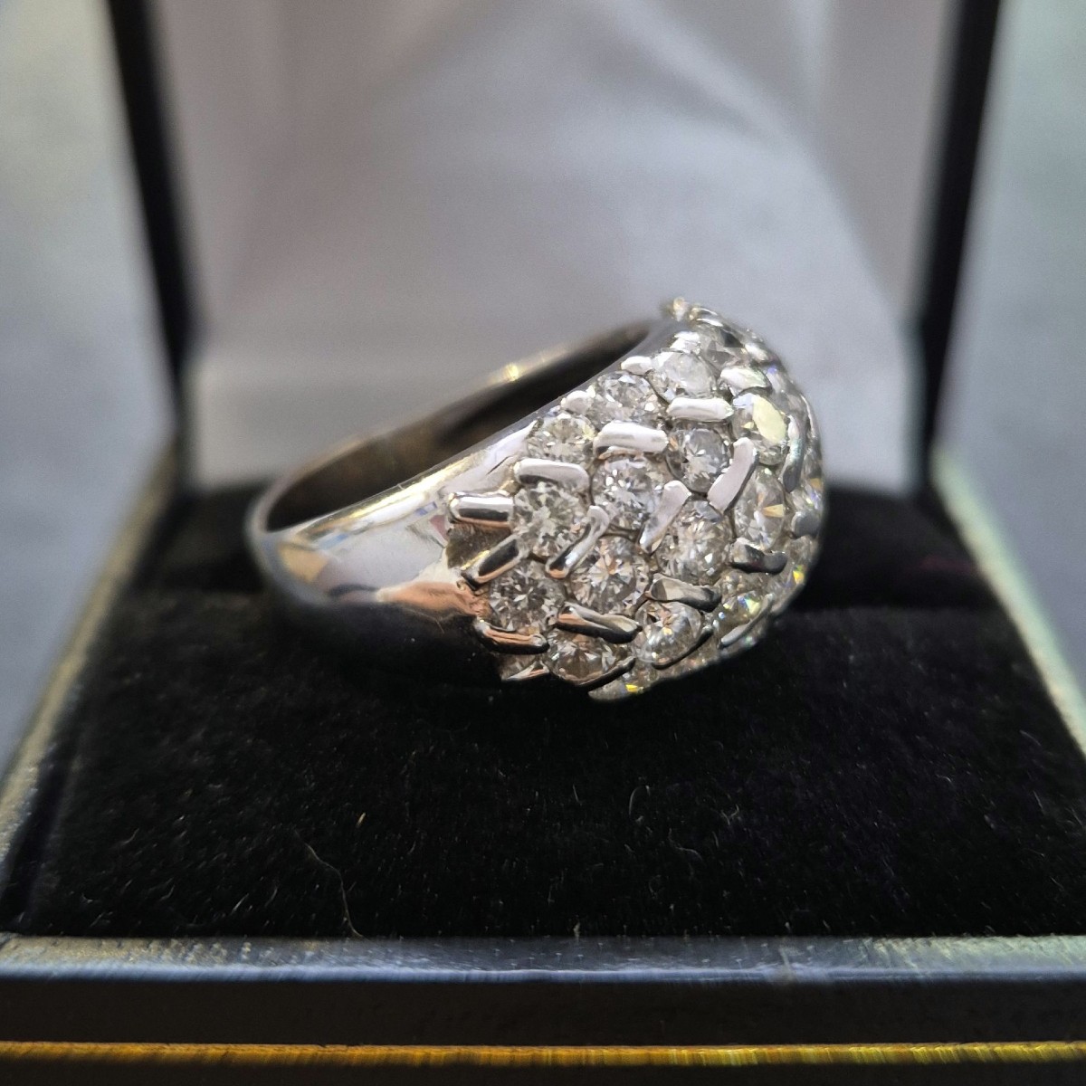 Bague pavage or gris pavage diamants années 90-photo-3