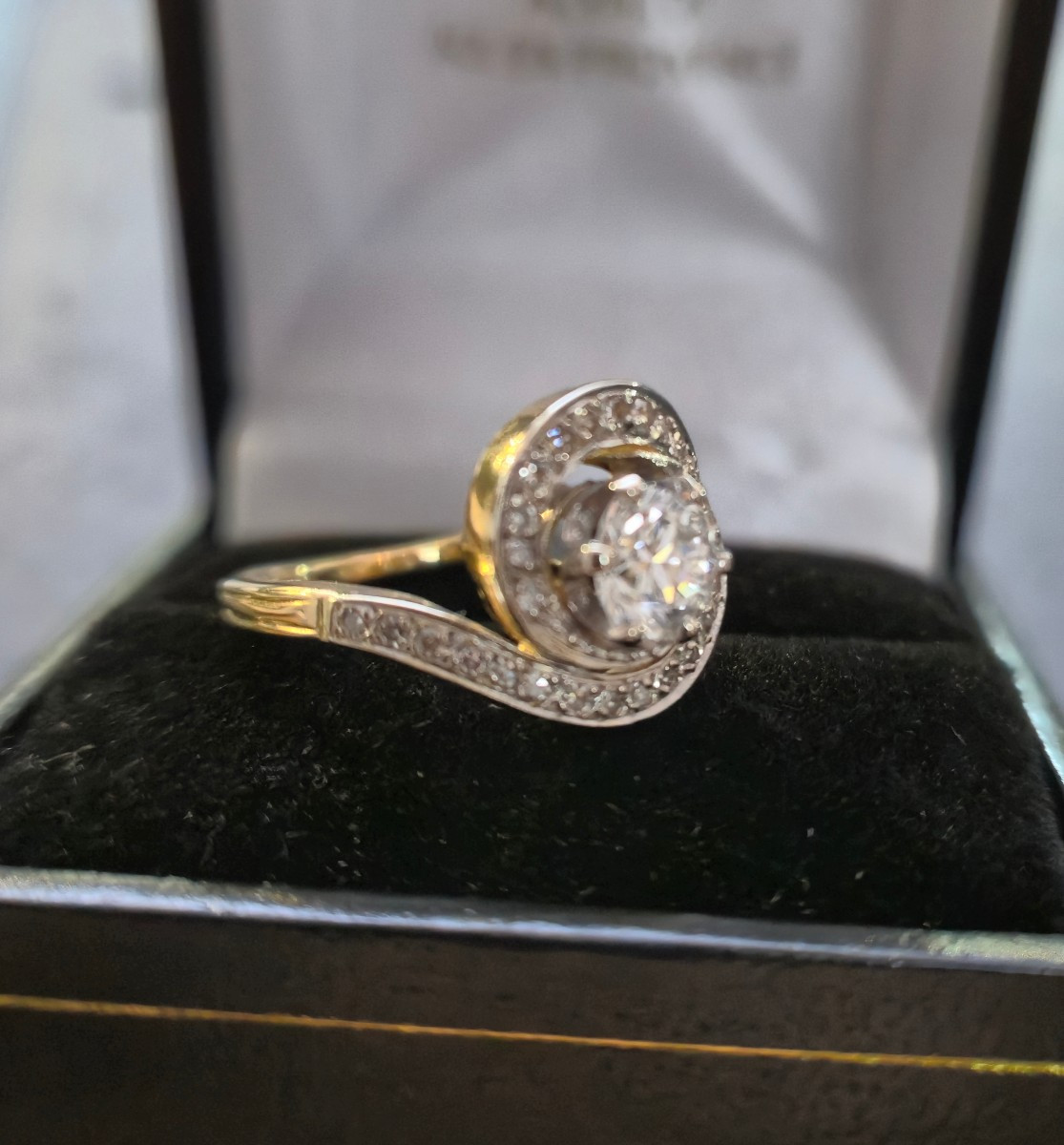 1930s Swirl Ring In 18kt Gold With Old-cut Diamonds-photo-2