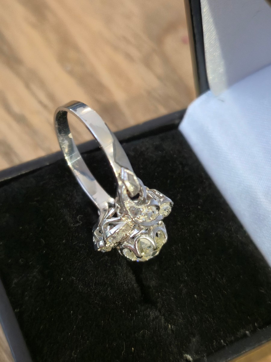 Art Deco Ring In White Gold And Diamonds-photo-1