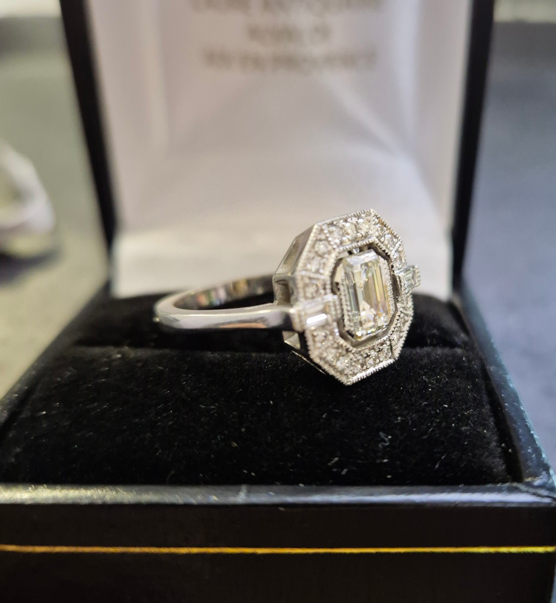 Une bague style art déco diamants-photo-2