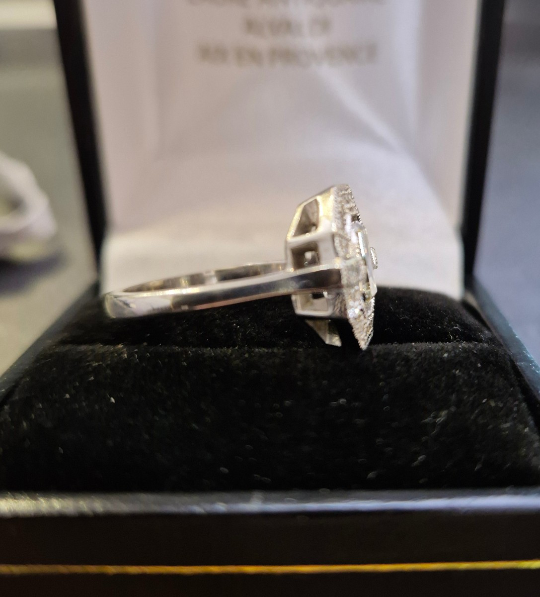 Une bague style art déco diamants-photo-2
