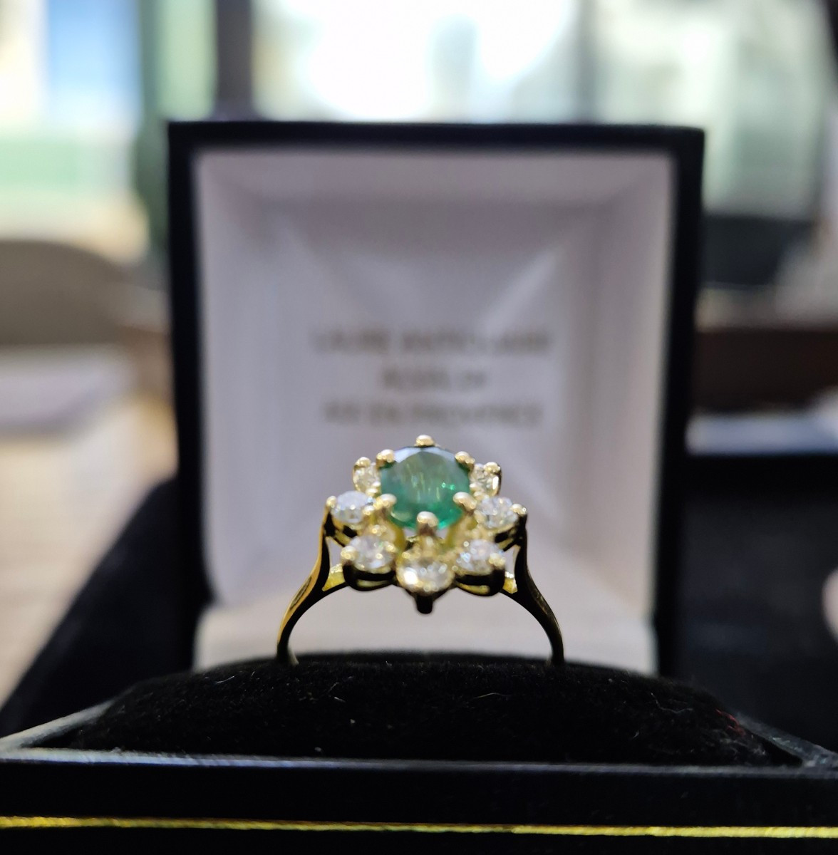 Bague entourage émeraude diamants or jaune-photo-2