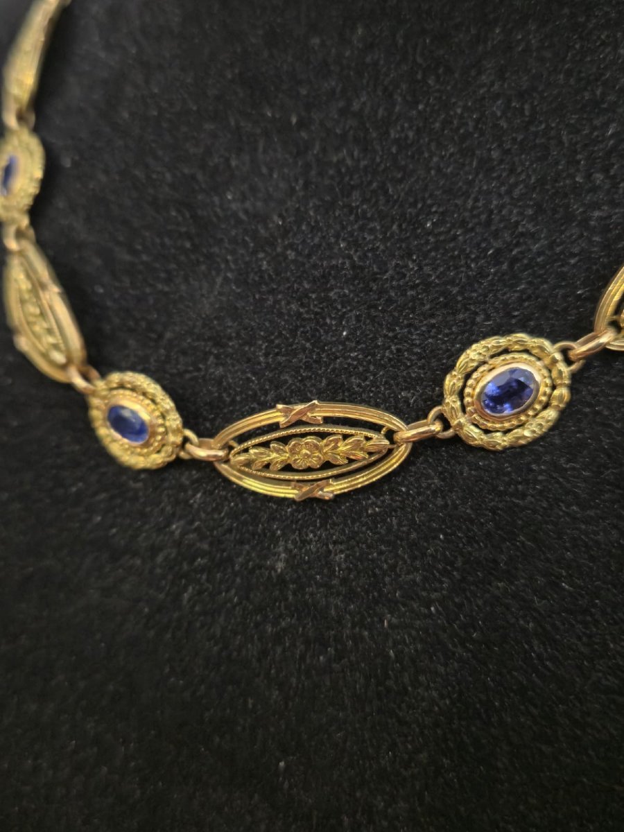 Collier draperie d'époque en or jaune et saphirs naturels -photo-2