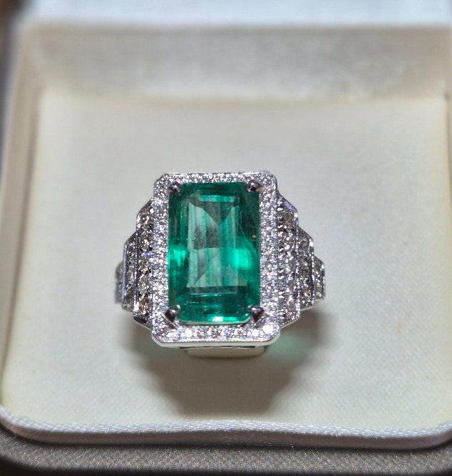 Art Deco Emerald And Diamond Ring