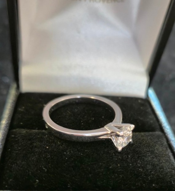 0.63 Ct Fvs Diamond Solitaire Ring-photo-4