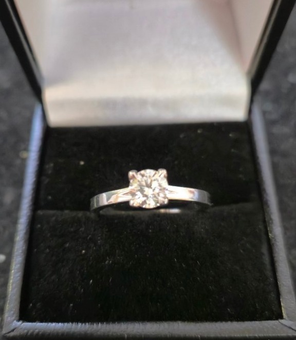 0.63 Ct Fvs Diamond Solitaire Ring