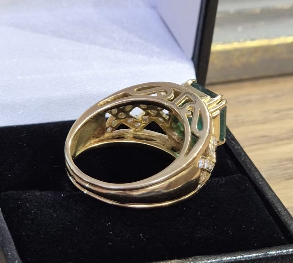 Emerald Ring With Diamond Latticework-photo-1