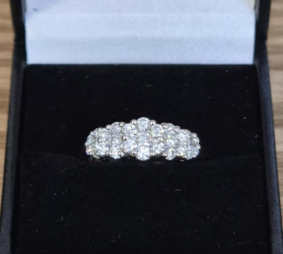 Bague diamants en or blanc 18kts