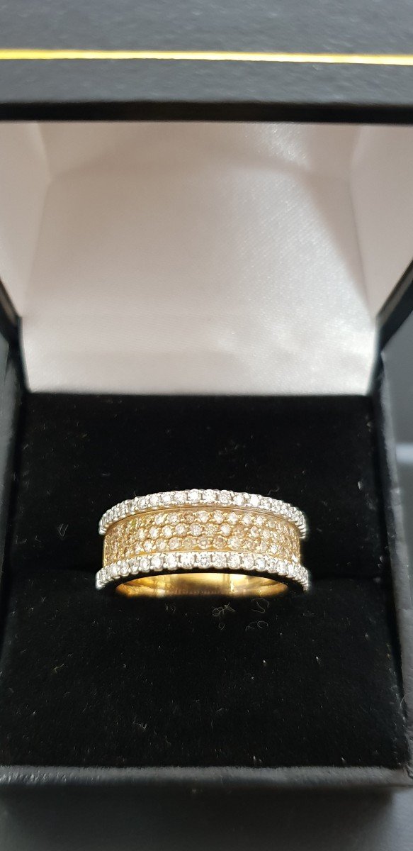 Bague Anneau Bicolore Or 750, Serti De 1,10 Carat De Diamants.