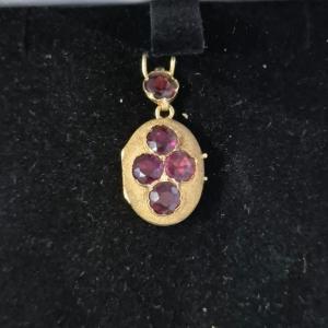 Yellow Gold Garnet Portrait Box Pendant