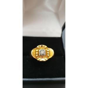 750 Thousand Yellow Gold Tank Ring Set With A 0.10 Carat Diamond