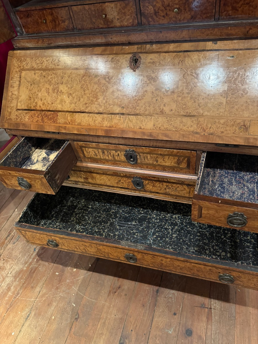 Cabinet en  ronce de noyer-photo-1