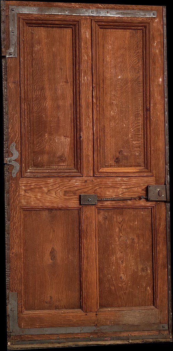Beautiful Old Entrance Door With Napkin Fold Patterns In Oak-photo-4