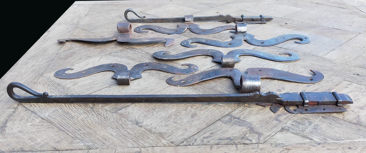 Two Identical Old Double Doors From Louis XIV Period In Walnut Woodwork-photo-4