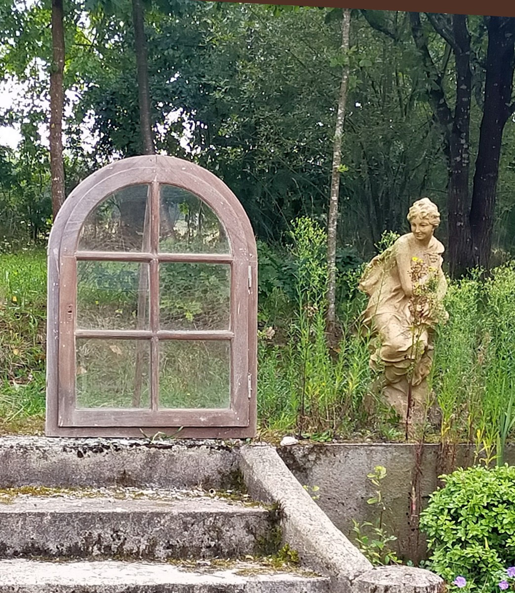 Fenêtre ancienne cintrée 6 carreaux avec son cadre Portes