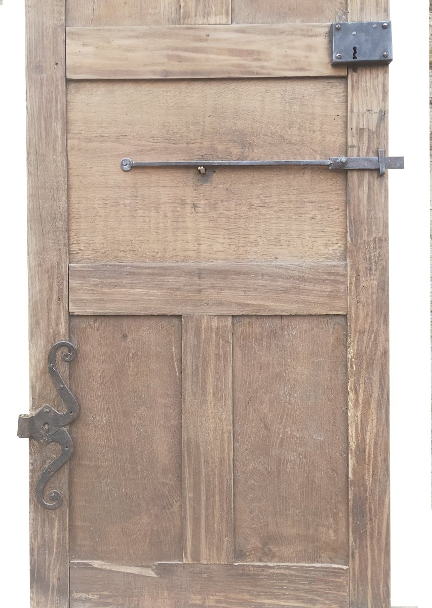 Antique Oak Door From The 18th Century And Its Woodwork And Ironwork-photo-4