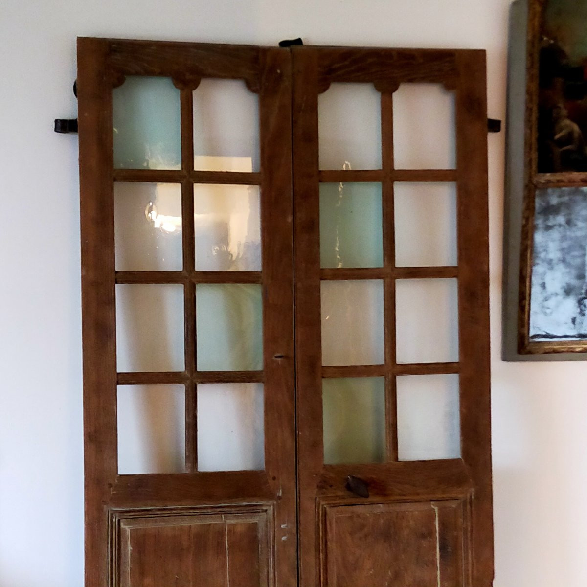 Double porte vitrée ancienne d'époque XVIIIème en chêne avec ses ferronneries d'origine 1/4-photo-1