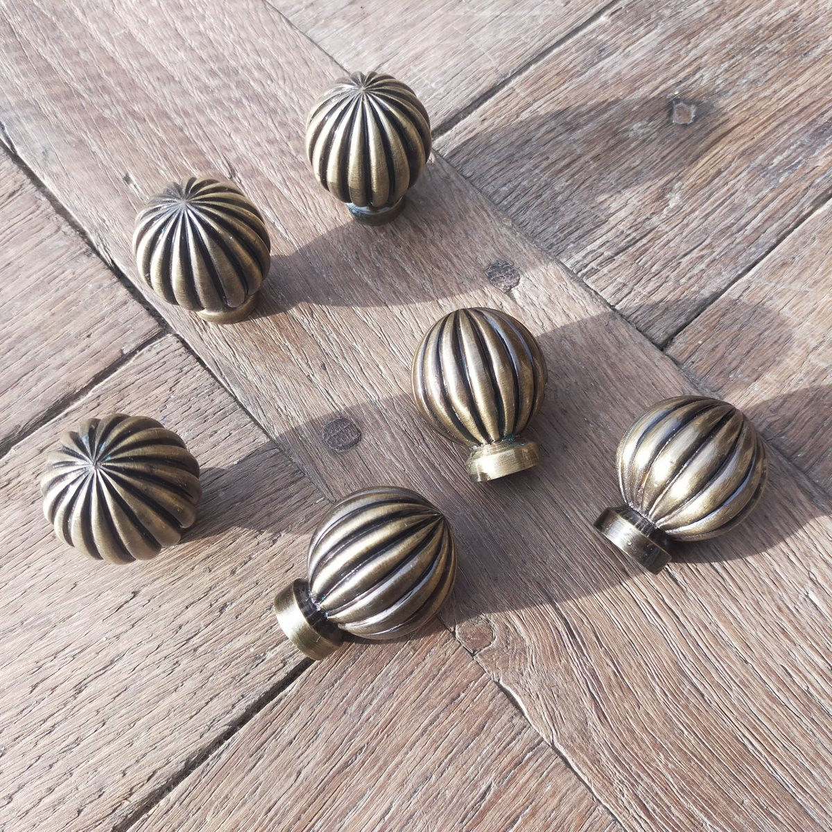 Six boutons de porte anciens en bronze Maison Fontaine catalogue Art Déco - Art Nouveau-photo-4