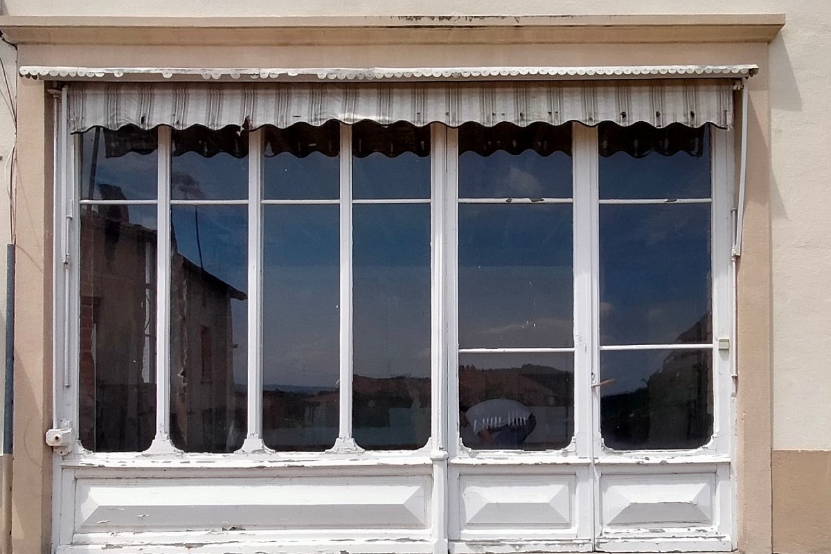 A Beautiful Front Door Made Of Lovely Light Oak—straight, Thick, And Solid—in Very Good Condition.  It