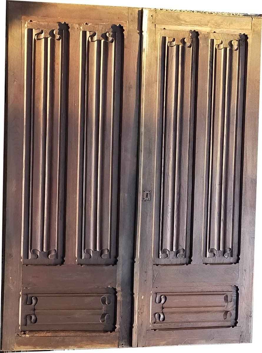 Antique Napkin Folding Closet Doors-photo-3