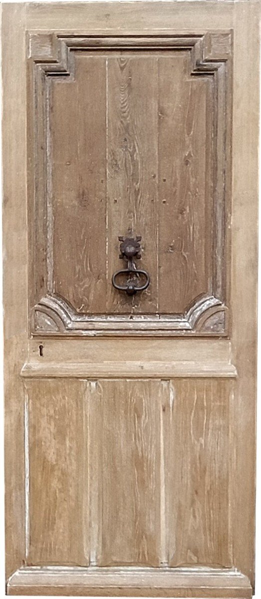 Old Entrance Door In Oak And Its Door Knocker Woodwork