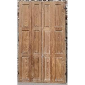 Large Pair Of 18th Century Interior Shutters In Oak Woodwork Door