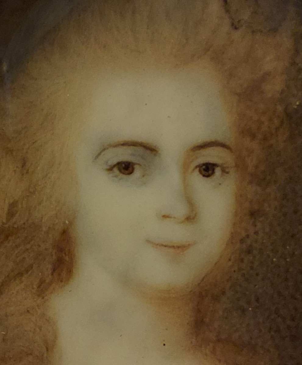 Miniature Portrait De Jeune Femme-photo-2