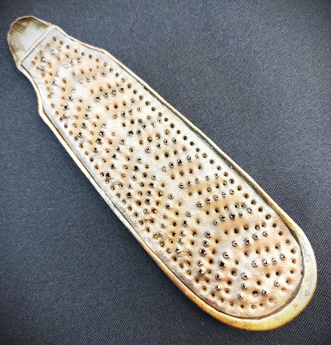 17th Century Bronze Tobacco Grater-photo-3