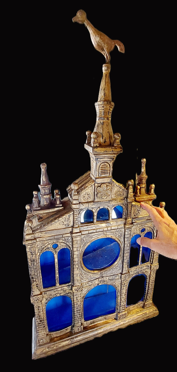Folk Art: Cathedral-shaped Display Case-photo-1