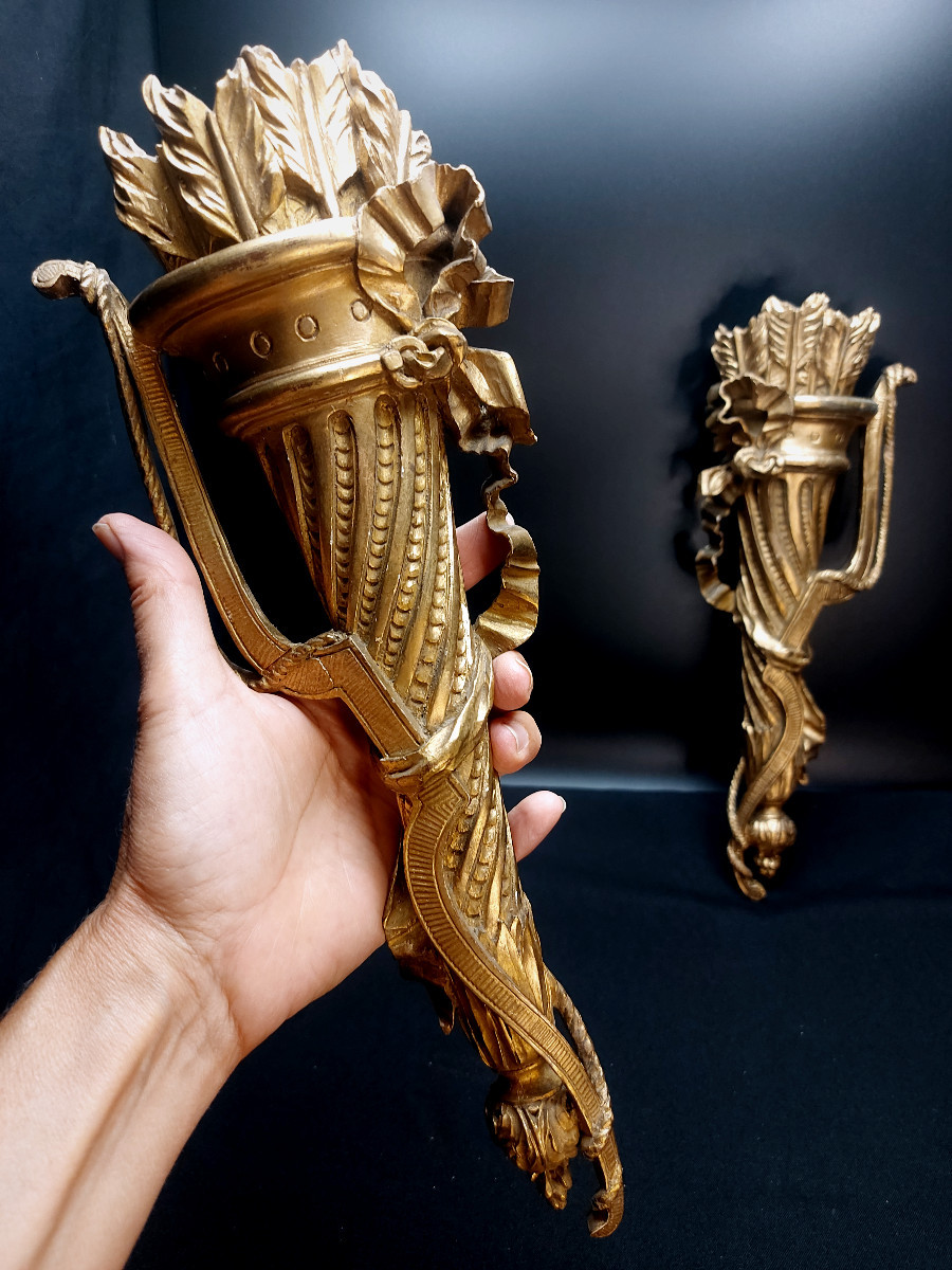 Appliques en bois doré