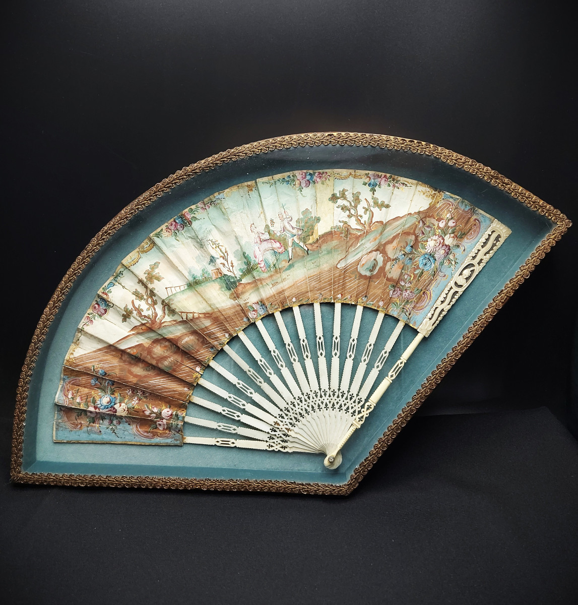 Eventail 18e Siècle encadré
