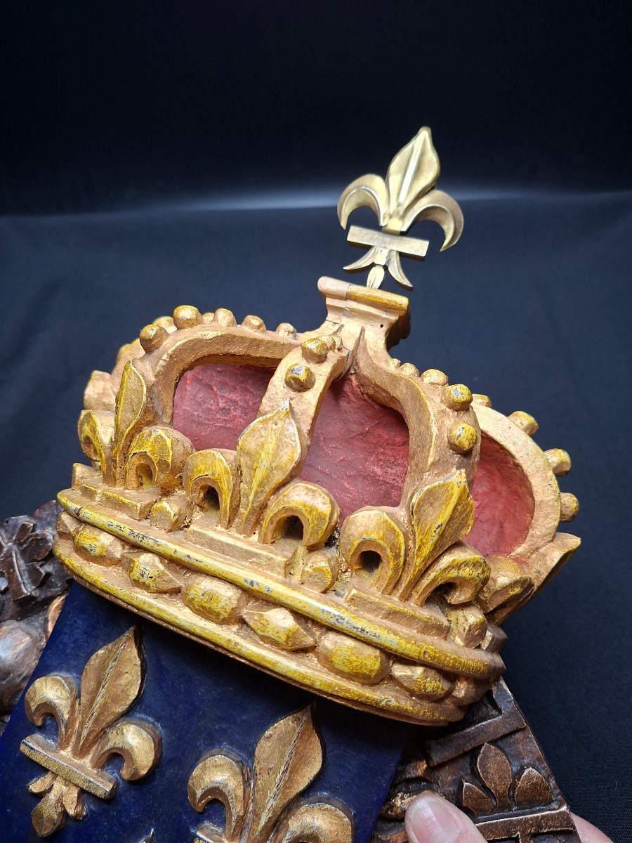 Blason Royaliste en Bois Sculpté-photo-3