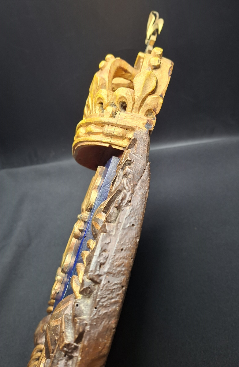 Blason Royaliste en Bois Sculpté-photo-3