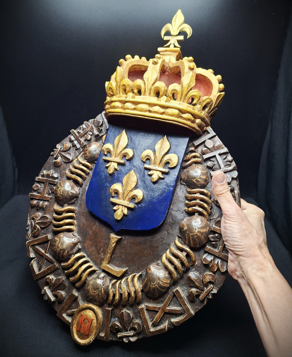 Blason Royaliste en Bois Sculpté-photo-8