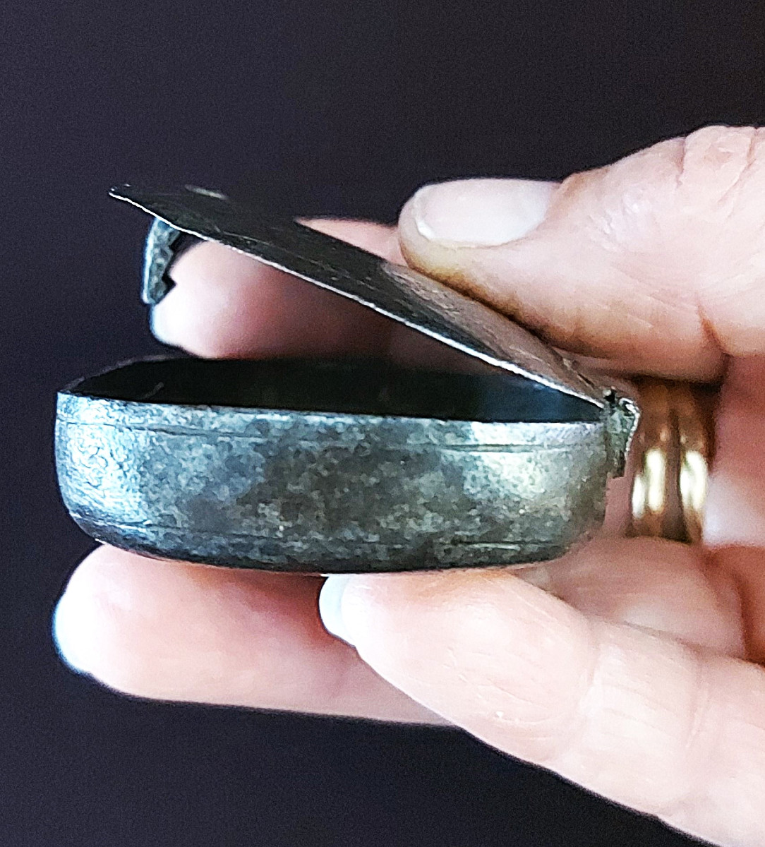 17th Century Iron Snuffbox-photo-3