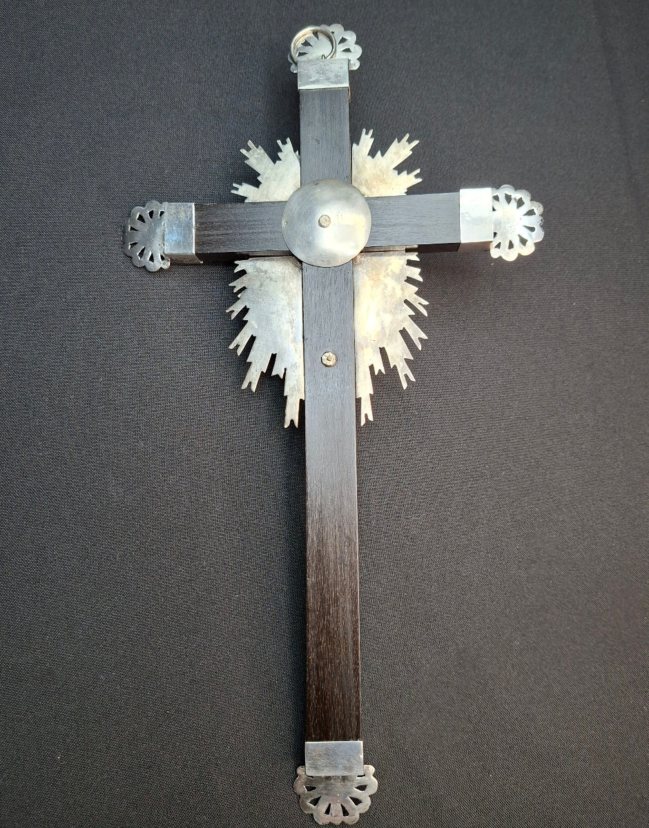 Crucifix In Its Case-photo-8