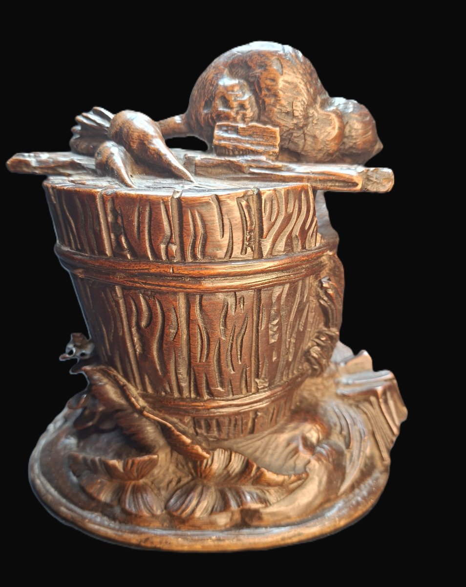 Black Forest Box With Two Playing Cats-photo-2