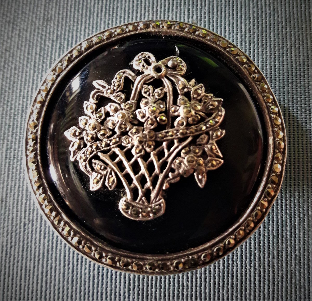 Brooch Style Lxvi