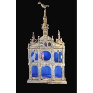 Art Populaire : Vitrine en forme de cathédrale