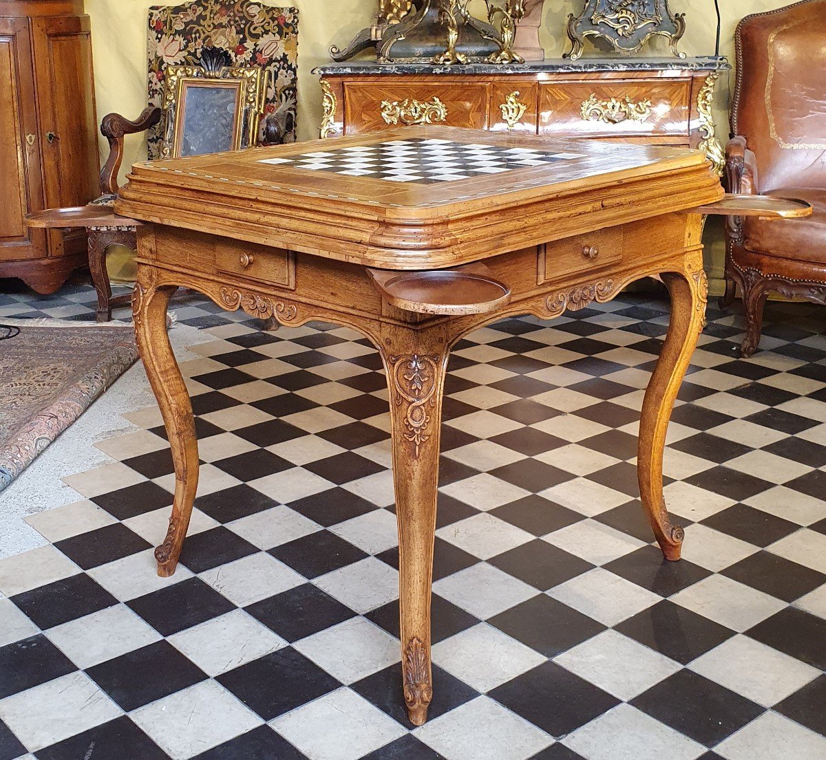 Table à Jeux En Noyer Epoque Louis XV