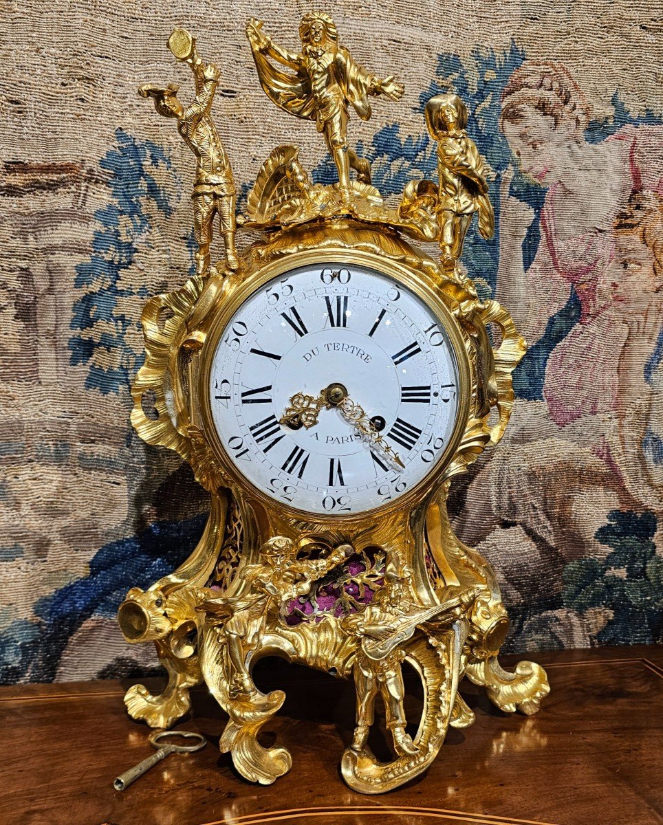 Pendule En Bronze Doré Epoque Louis XV