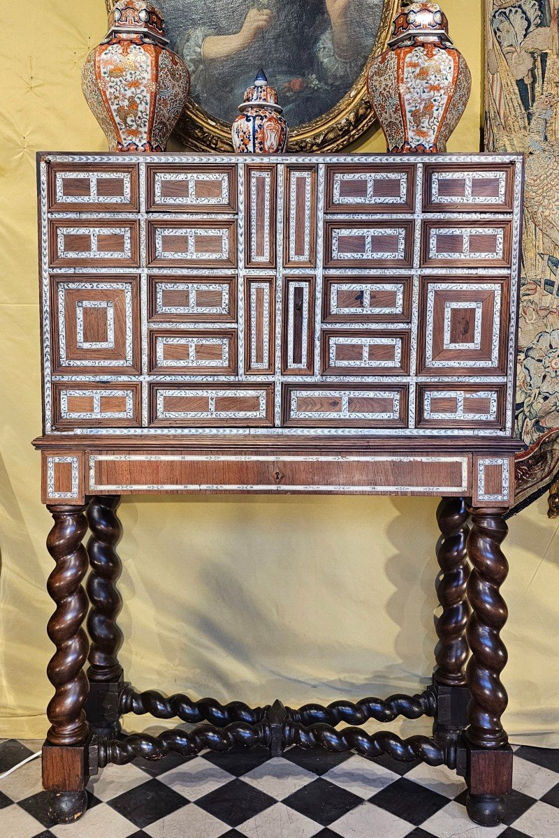 Important Cabinet From The 17th Century-photo-2