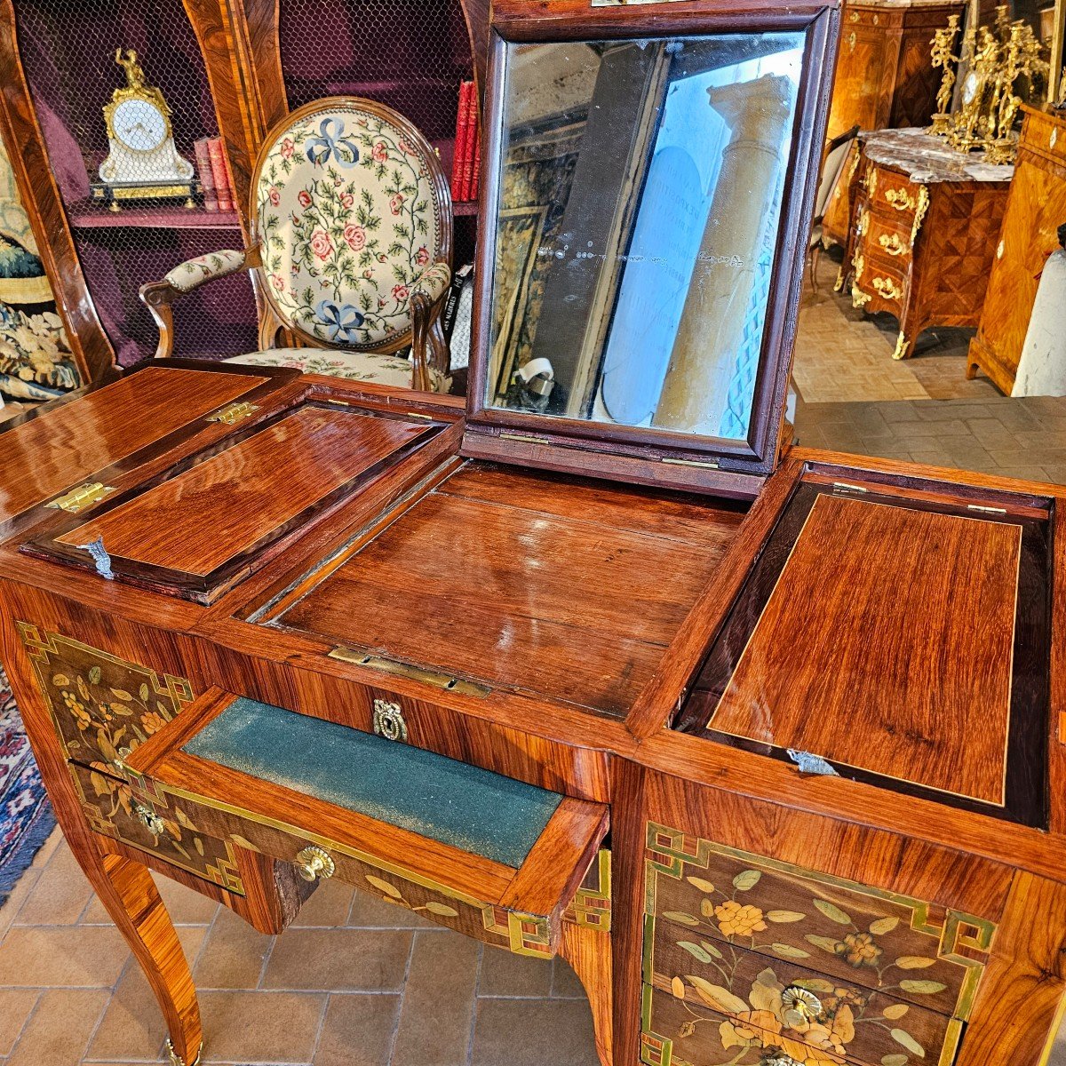 Transitional Period Box Dressing Table -photo-3