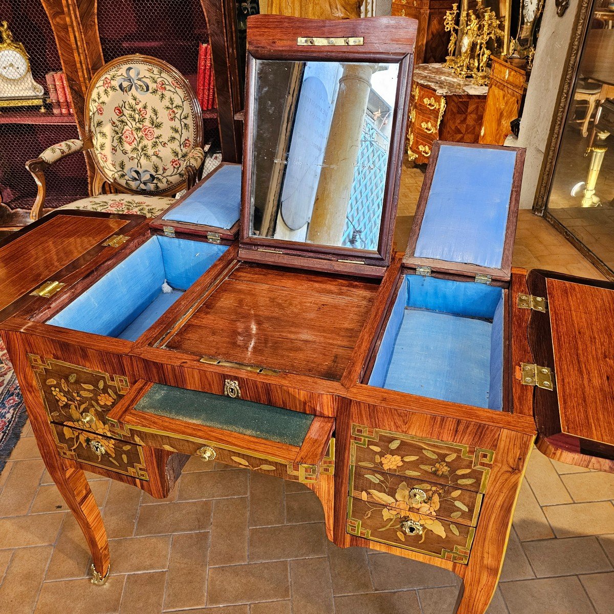 Transitional Period Box Dressing Table -photo-4