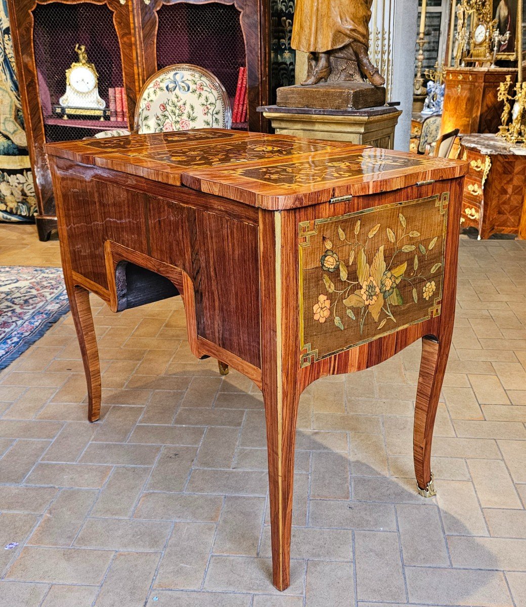 Transitional Period Box Dressing Table -photo-3