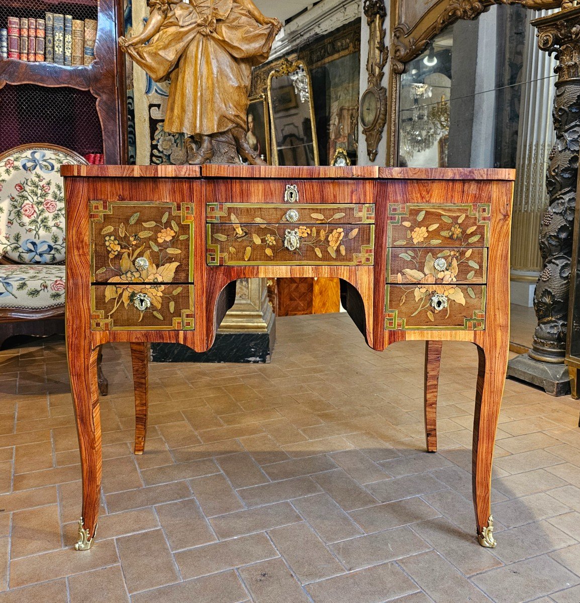 Transitional Period Box Dressing Table -photo-1