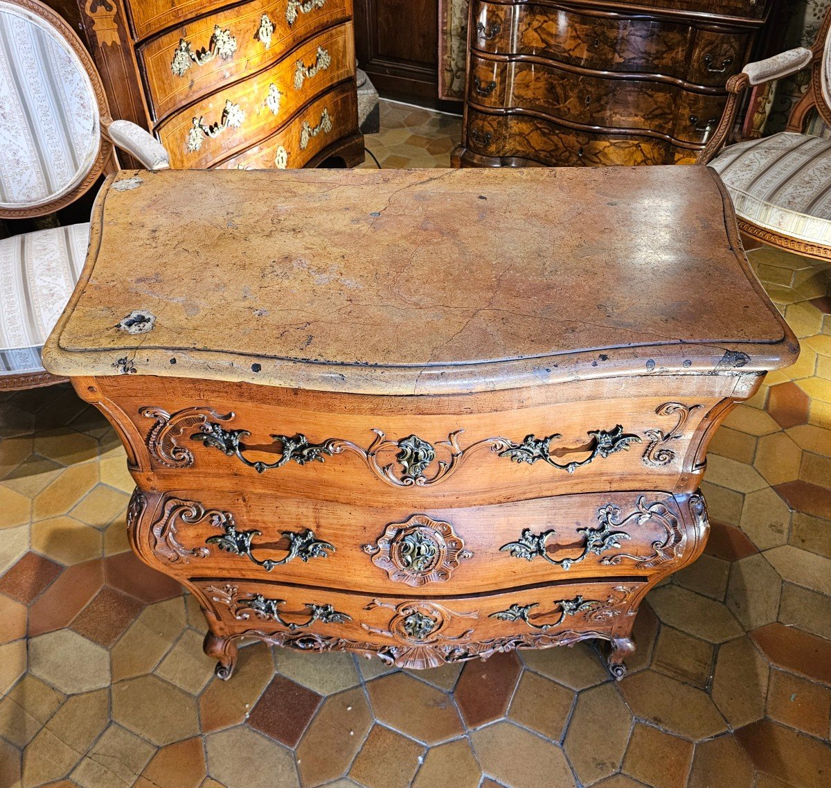 Louis XV Period Double Curved Commode-photo-1