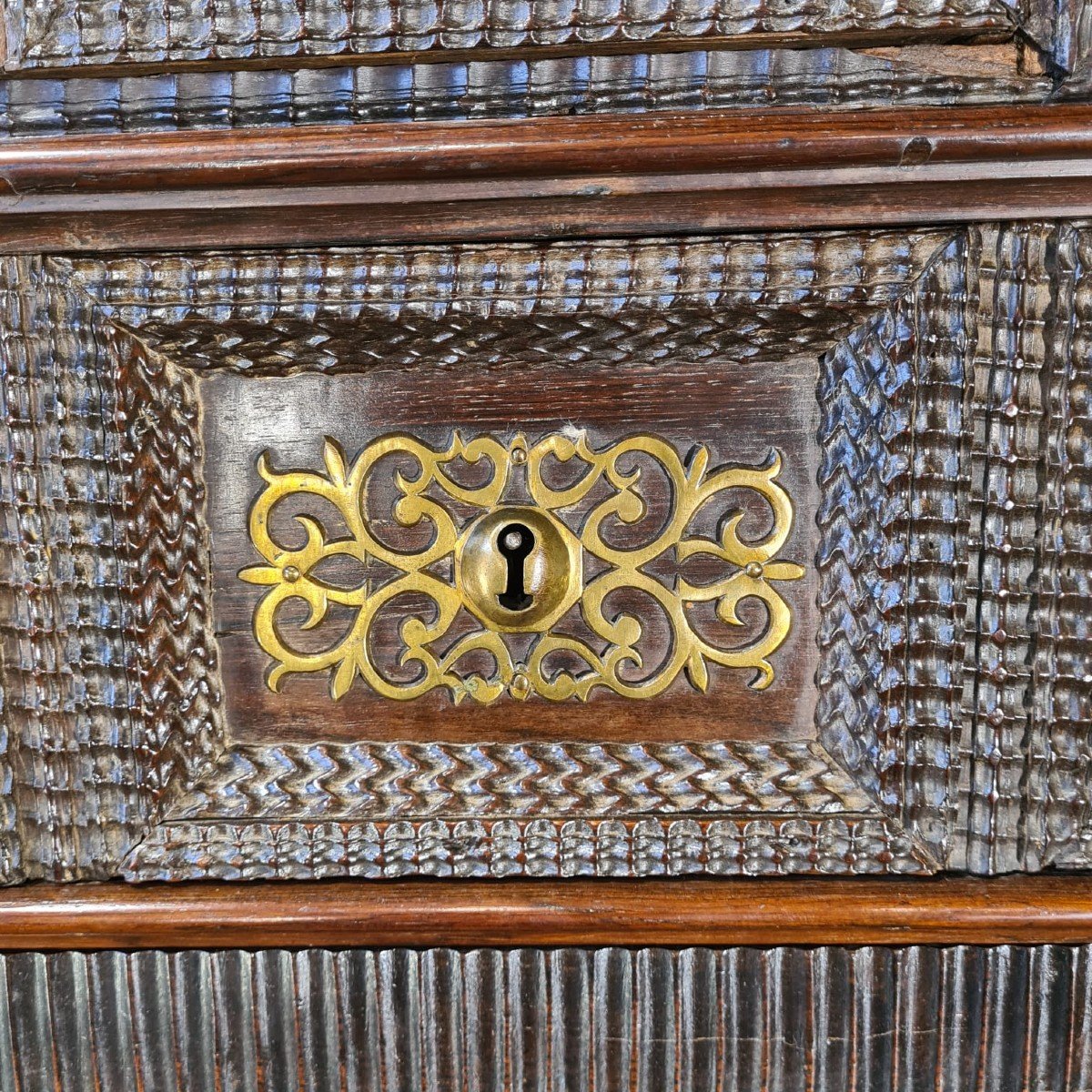 Cabinet En Palissandre Du XVIIème Siècle-photo-3