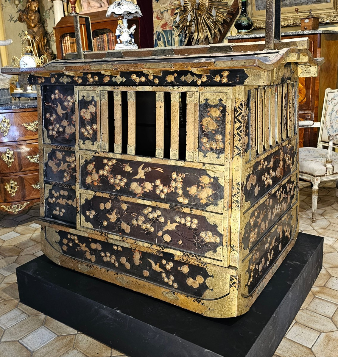 Edo Period Black Lacquer Palanquin
