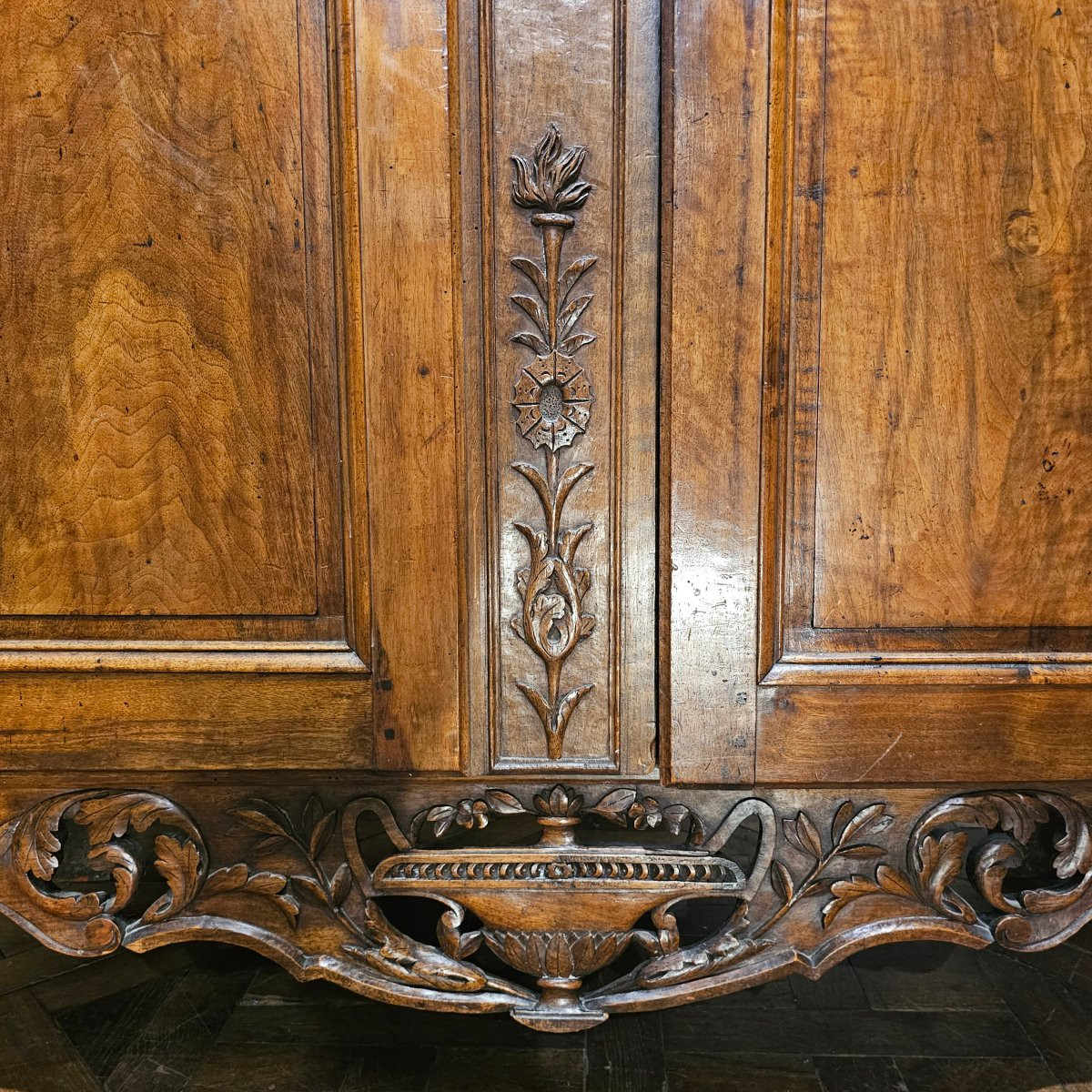 18th Century Walnut Wedding Armoire-photo-4
